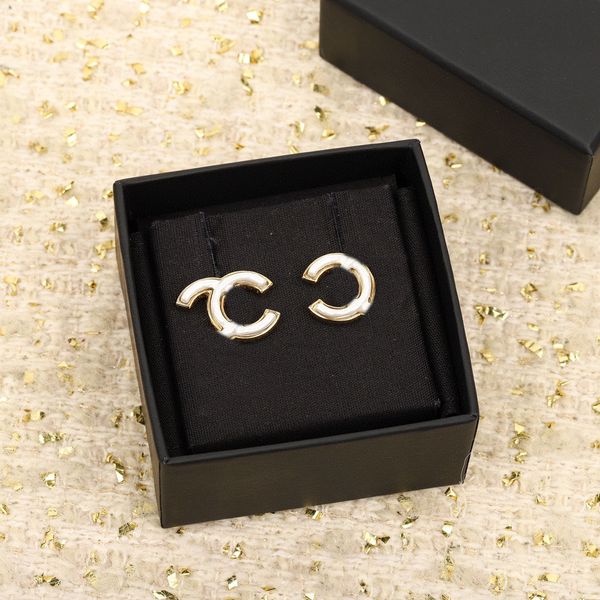 2023 lxury quality charm stud earring with white color enamel design in 18k gold plated have box stamp ps7309b, Golden
2023 lxury quality charm stud earring with white color enamel design in 18k gold plated have box stamp ps7309b, Golden