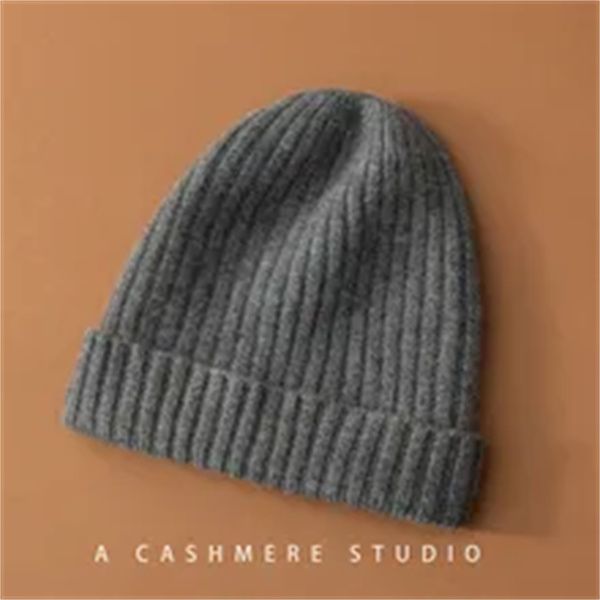 2022 new winter 100% cashmere knitted headgears women keep warm beanie hat solid casual hedging cap skullies a181, White;black
2022 new winter 100% cashmere knitted headgears women keep warm beanie hat solid casual hedging cap skullies a181, White;black