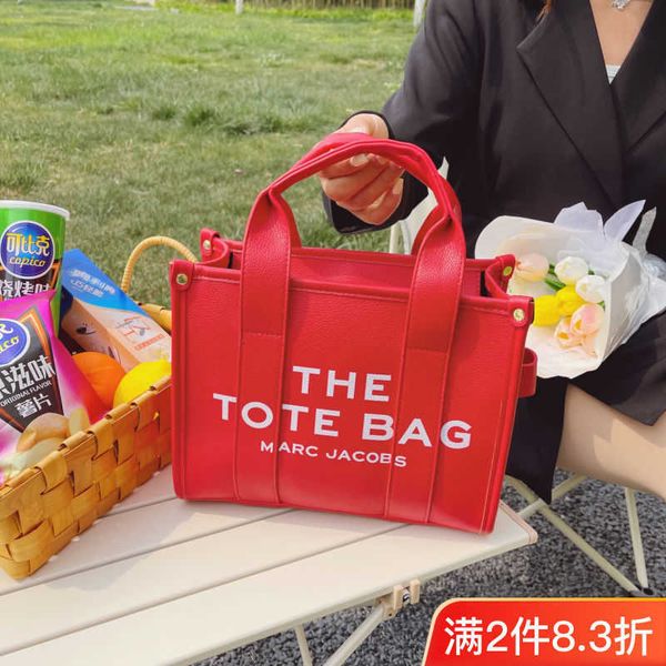 new high capacity tote bag with european and american texture small and foreign style handheld women's bag crossbody bag women's p
new high capacity tote bag with european and american texture small and foreign style handheld women's bag crossbody bag women's p