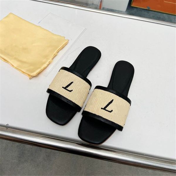 fashionable beach shoes 2023 luis luxurious design, retro decoration, men's and women's summer leather canvas rubber flat bottomed
fashionable beach shoes 2023 luis luxurious design, retro decoration, men's and women's summer leather canvas rubber flat bottomed