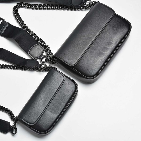 mirror quality messenger bags chain designer crossbody purse cowhide luggage solid color shoulder bag women's crossbody bag 230715
mirror quality messenger bags chain designer crossbody purse cowhide luggage solid color shoulder bag women's crossbody bag 230715