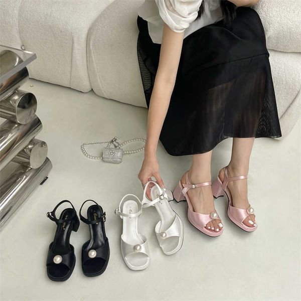toteme shoes 2023 spring/summer new fashion style silk clip toe comfortable and versatile flat bottom big pearl sandals for women
toteme shoes 2023 spring/summer new fashion style silk clip toe comfortable and versatile flat bottom big pearl sandals for women