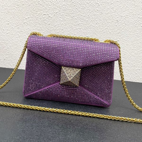 limited edition full diamond tote bag imitation crystal decorative rivets bag designer brand bag fashion commuter bag luxury bag ladies chai
limited edition full diamond tote bag imitation crystal decorative rivets bag designer brand bag fashion commuter bag luxury bag ladies chai