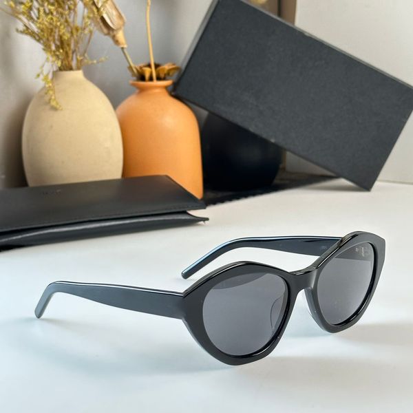 fashion designer sunglasses beach sunglasses men's and women's glasses high quality, White;black
fashion designer sunglasses beach sunglasses men's and women's glasses high quality, White;black