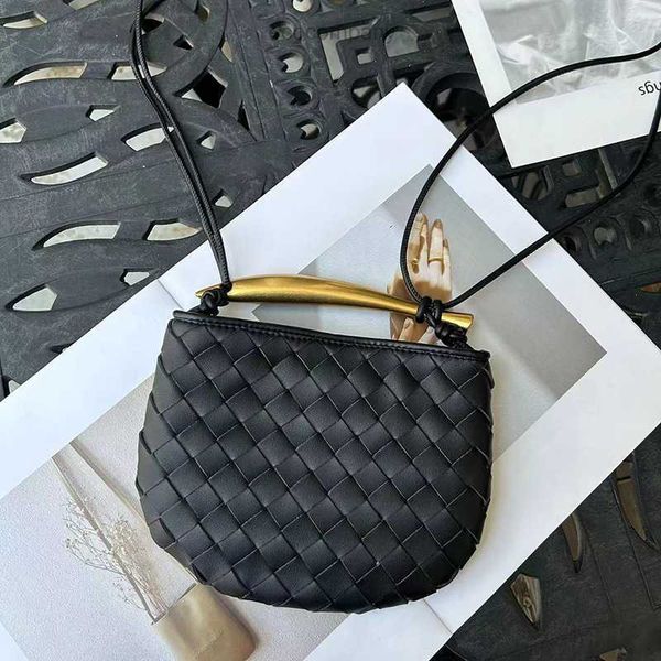 new designer cowhide sardine handcrafted bag woven handbag women's small crowd design fashionable versatile single shoulder messenger r
new designer cowhide sardine handcrafted bag woven handbag women's small crowd design fashionable versatile single shoulder messenger r