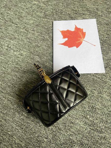 2023 new women's vegetable blue son high-end quality handbag super special left and right sides can be turned open and close one side h
2023 new women's vegetable blue son high-end quality handbag super special left and right sides can be turned open and close one side h