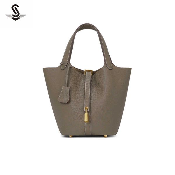 luxury picotin lock bag women's baobao 2023 new togo layer cowhide bucket vegetable basket premium leather handbag kaxl
luxury picotin lock bag women's baobao 2023 new togo layer cowhide bucket vegetable basket premium leather handbag kaxl