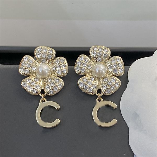 2023 new spring/summer ccity woman stud earrings letter c logo hoop earing designer luxury women jewelry accessories 555656, Golden;silver
2023 new spring/summer ccity woman stud earrings letter c logo hoop earing designer luxury women jewelry accessories 555656, Golden;silver