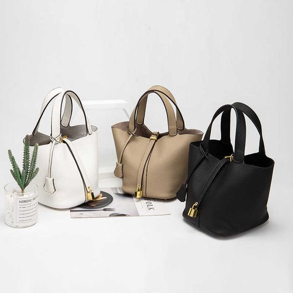 luxury picotin lock bag vegetable basket women's 2020 new fashion litchi pattern leather portable bucket super soft solid color mother
luxury picotin lock bag vegetable basket women's 2020 new fashion litchi pattern leather portable bucket super soft solid color mother