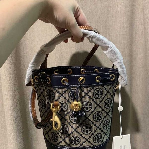 66% off 2023 new bag designer new tb women's old flower bucket embossed cowhide single shoulder crossbody small bag retro drawstring ha
66% off 2023 new bag designer new tb women's old flower bucket embossed cowhide single shoulder crossbody small bag retro drawstring ha