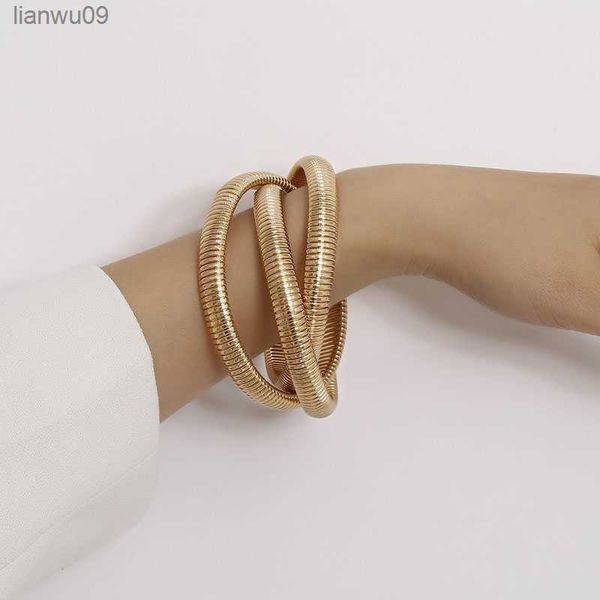 gold color three wide metal cross bracelet 2020 new punk style fashion simple alloy bracelet for women girl party jewelry gift l230704, Black 
gold color three wide metal cross bracelet 2020 new punk style fashion simple alloy bracelet for women girl party jewelry gift l230704, Black