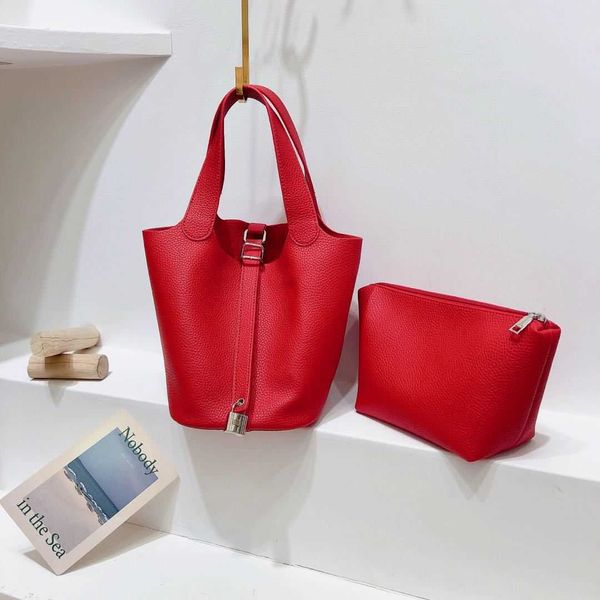 luxury picotin lock bag basket vegetable women's bag togo bucket imitation cow leather handbag 2023 new fashion versatile large capacit
luxury picotin lock bag basket vegetable women's bag togo bucket imitation cow leather handbag 2023 new fashion versatile large capacit