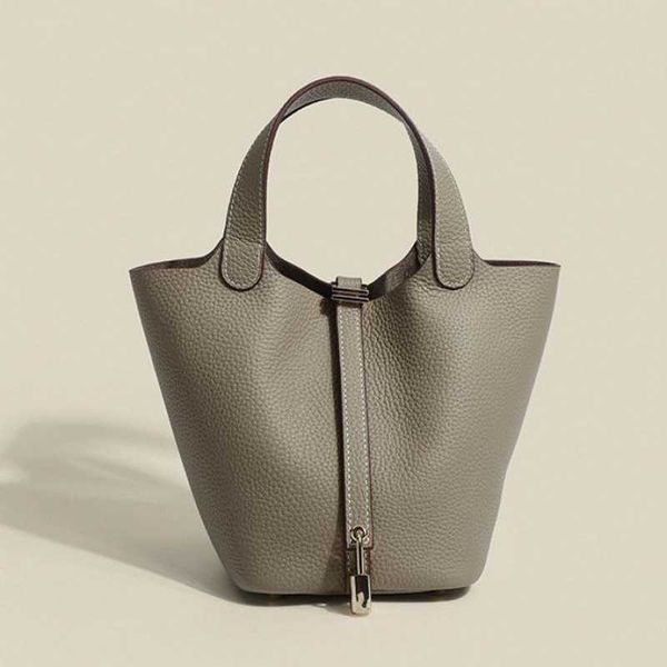 luxury picotin lock bag basket vegetable cow leather head layer bucket women 2023 new women's commuter portable 1 pbsk
luxury picotin lock bag basket vegetable cow leather head layer bucket women 2023 new women's commuter portable 1 pbsk