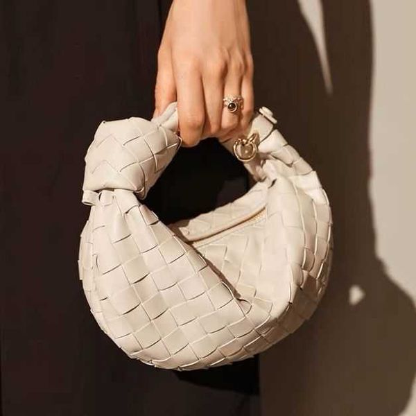 jodie woven bag silver knotted leather one shoulder crossbody handheld cloud dumpling baotou girl
jodie woven bag silver knotted leather one shoulder crossbody handheld cloud dumpling baotou girl