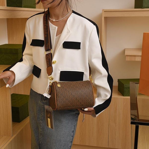 Sales factory shoulder bags 2 colors elegant large-capacity wear-resistant leather handbag popular letters women Boston bag simple printed backpack 8852#, Gold
Sales factory shoulder bags 2 colors elegant large-capacity wear-resistant leather handbag popular letters women Boston bag simple printed backpack 8852#, Gold