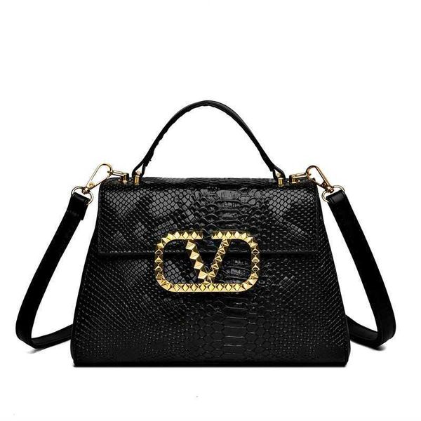 designer 2023 new crocodile pattern handbag simple and fashionable one shoulder crossbody women's small bag bags
designer 2023 new crocodile pattern handbag simple and fashionable one shoulder crossbody women's small bag bags