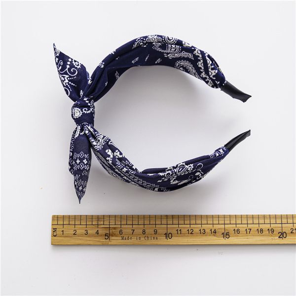 fashion blogger designer jewelry autumn and winter new cashew flower rabbit ear wide headband fabric loop women's versatile elastic ban, Golden;silver
fashion blogger designer jewelry autumn and winter new cashew flower rabbit ear wide headband fabric loop women's versatile elastic ban, Golden;silver