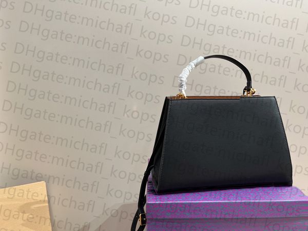 tote bag 7a mirror quality eleanor leather women large capacity handbag with side suede design luxury designer bags
tote bag 7a mirror quality eleanor leather women large capacity handbag with side suede design luxury designer bags