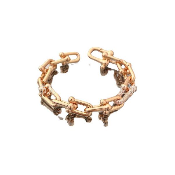 v gold high version tiffay horseshoe diamond bracelet with interlocking design for men and women lovers 56fy, Black
v gold high version tiffay horseshoe diamond bracelet with interlocking design for men and women lovers 56fy, Black