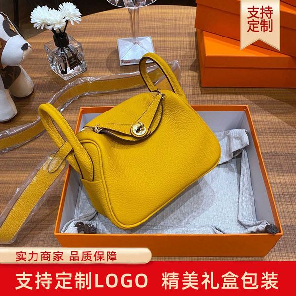 luxury hemrres tote bag the first layer of cow leather doctor's bag lychee pattern lindys one shoulder handbag cross-body women's
luxury hemrres tote bag the first layer of cow leather doctor's bag lychee pattern lindys one shoulder handbag cross-body women's