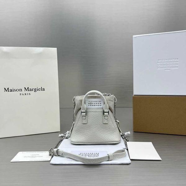 luxuries designers niche margiela magilla men and women's mm6 sheepskin cross-body shoulder waist bag chest bag cloud bag jct3
luxuries designers niche margiela magilla men and women's mm6 sheepskin cross-body shoulder waist bag chest bag cloud bag jct3