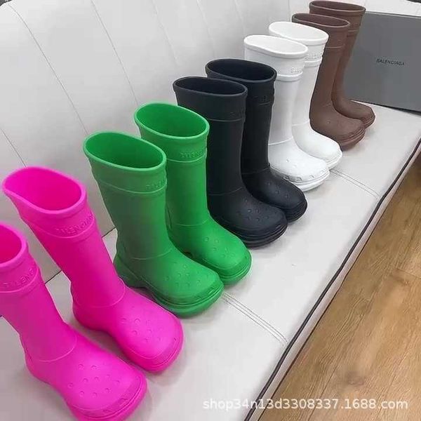high edition balenciga new 2023 fashion week show style elevated rain boots kanyewest same american boots, Black
high edition balenciga new 2023 fashion week show style elevated rain boots kanyewest same american boots, Black
