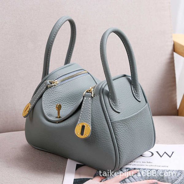luxury hemrres tote bag new mini 2023 head layer cowhide lindys doctor's genuine leather women's one shoulder diagonal straddle ha
luxury hemrres tote bag new mini 2023 head layer cowhide lindys doctor's genuine leather women's one shoulder diagonal straddle ha