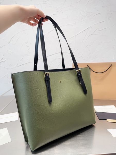 2023 designers leather crossbody women shoulder bags luxury handbags fashion purses lady tote classic travelling elegant bag
2023 designers leather crossbody women shoulder bags luxury handbags fashion purses lady tote classic travelling elegant bag