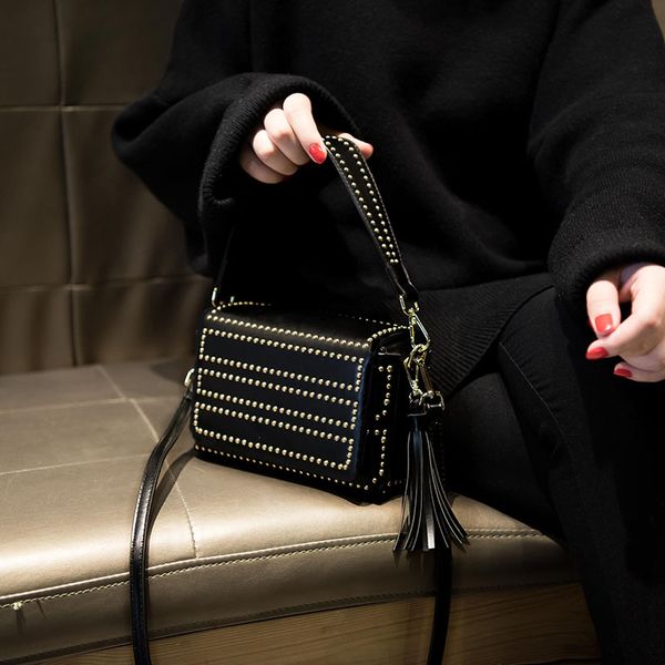 evening bags niche riveted bags womens explosive fashion versatile crossbody exquisite handbag box 230720
evening bags niche riveted bags womens explosive fashion versatile crossbody exquisite handbag box 230720