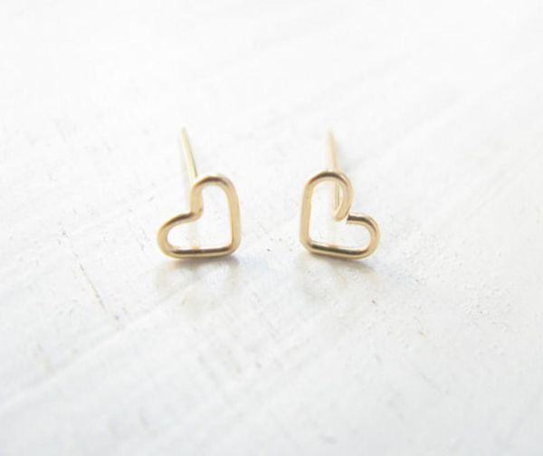 10pairs s026 gold silver tiny line hollow out heart studs earrings simple wire wrapped open love heart stud earrings jewelry7598752, Golden;silver
10pairs s026 gold silver tiny line hollow out heart studs earrings simple wire wrapped open love heart stud earrings jewelry7598752, Golden;silver