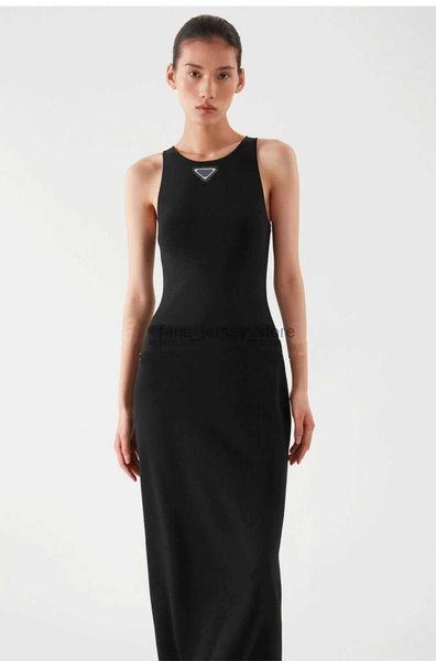 designer women's casual dress classic vintage dresses simple sleeveless high-quality knitted fabric has a high elastic weight of approx, Black;gray
designer women's casual dress classic vintage dresses simple sleeveless high-quality knitted fabric has a high elastic weight of approx, Black;gray