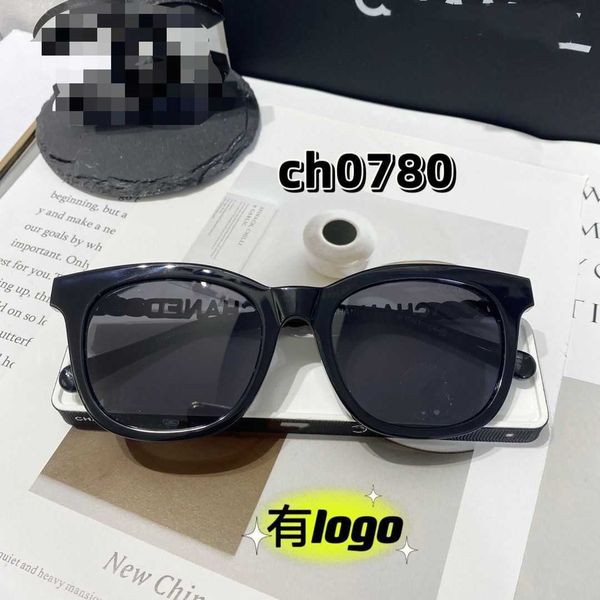 2023 new little fragrance women with beauty value plain face online red display small and high version sunglasses for tourism ch0780, White;black
2023 new little fragrance women with beauty value plain face online red display small and high version sunglasses for tourism ch0780, White;black