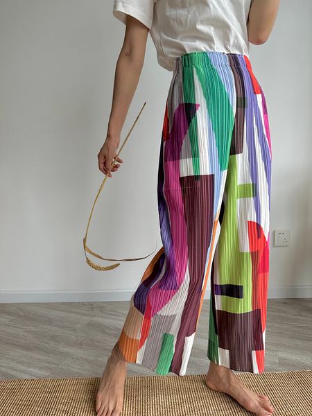 womens pants capris summer colorful geometric print pleated wide leg pants mid waist loose straight leg casual cropped pants 230720, Black;white
womens pants capris summer colorful geometric print pleated wide leg pants mid waist loose straight leg casual cropped pants 230720, Black;white