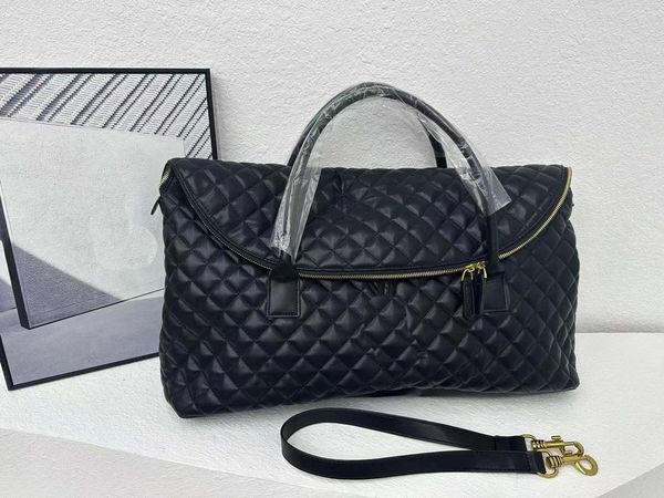 2023 new giant travel bag shopping bag large capacity black plaid shoulder bag portable slung bag luxury designer messenger bag
2023 new giant travel bag shopping bag large capacity black plaid shoulder bag portable slung bag luxury designer messenger bag