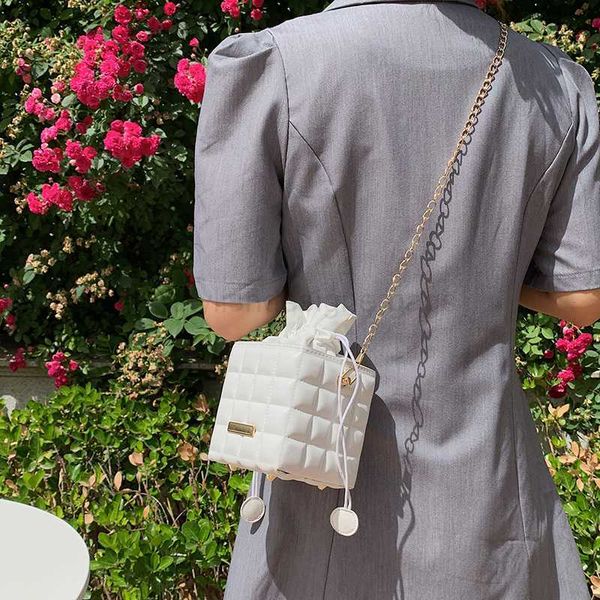 shoulder bags texture simple chain small handbags 2022 new trendy fashion embroidery thread bucket bag one-shoulder messenger bags for women
shoulder bags texture simple chain small handbags 2022 new trendy fashion embroidery thread bucket bag one-shoulder messenger bags for women