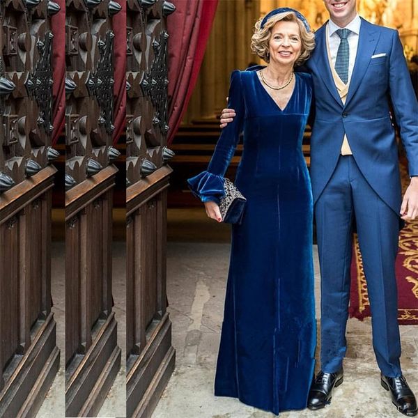navy blue velvet a line mother's dresses v neck ruffles cuff long sleeve wedding guest dress floor length formal wear, Black;red
navy blue velvet a line mother's dresses v neck ruffles cuff long sleeve wedding guest dress floor length formal wear, Black;red
