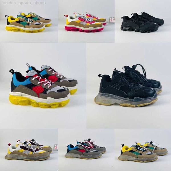 2022 triple s girl boy kid platform designer casual shoes sneakers black white grey red pink blue green yellow girls boys kids trainers spor
2022 triple s girl boy kid platform designer casual shoes sneakers black white grey red pink blue green yellow girls boys kids trainers spor