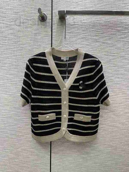 women's knits & tees designer 23 summer new commuter versatile style reduced age contrast stripe v-neck knitted short sleeve cardigan 4, White
women's knits & tees designer 23 summer new commuter versatile style reduced age contrast stripe v-neck knitted short sleeve cardigan 4, White