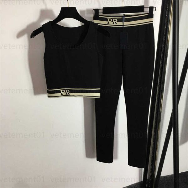 yoga fitness suit designer tracksuit two piece set letter webbing waist tank stretchy skinny nine minute bottom pants summer lady sweatsuit
yoga fitness suit designer tracksuit two piece set letter webbing waist tank stretchy skinny nine minute bottom pants summer lady sweatsuit