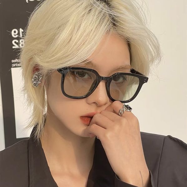 korean rivet frame sunglasses women men designer gradient lenses trends sun glasses outdoor beach fashion eyewear sg667, White;black
korean rivet frame sunglasses women men designer gradient lenses trends sun glasses outdoor beach fashion eyewear sg667, White;black