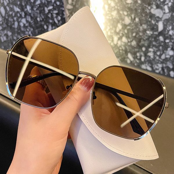 korean trends oversized oval metal frame sunglasses women gradient lenses big sun glasses driver outdoor beach fashion eyewear sg668, White;black
korean trends oversized oval metal frame sunglasses women gradient lenses big sun glasses driver outdoor beach fashion eyewear sg668, White;black