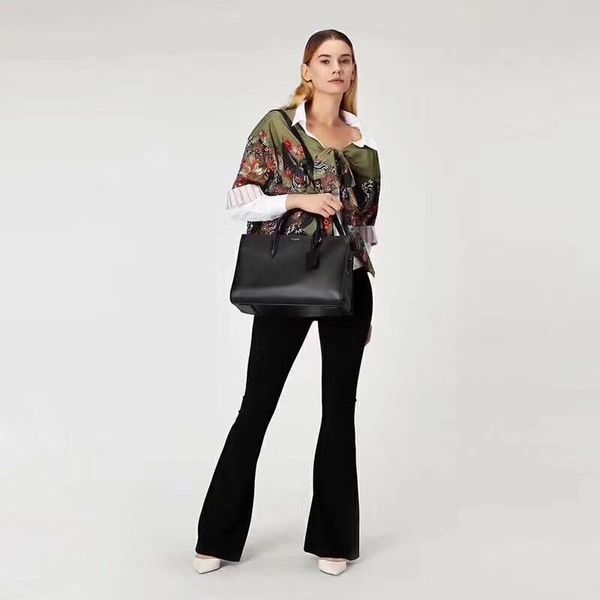 designer luxury 2023 handbag high-end atmosphere fashion large capacity leisure travel must-have 1840
designer luxury 2023 handbag high-end atmosphere fashion large capacity leisure travel must-have 1840