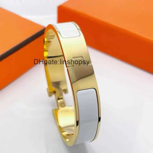 luxury designer h-letter bracelet luxury brand enamel bracelet fashion bracelet for men and women daily accessories party wedding valentine, Black
luxury designer h-letter bracelet luxury brand enamel bracelet fashion bracelet for men and women daily accessories party wedding valentine, Black