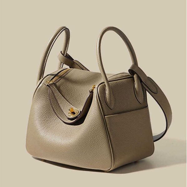 luxury hemrres tote bag 2023 new mini lindys doctor's genuine leather women's pillow one shoulder crossbody handheld medicine case
luxury hemrres tote bag 2023 new mini lindys doctor's genuine leather women's pillow one shoulder crossbody handheld medicine case