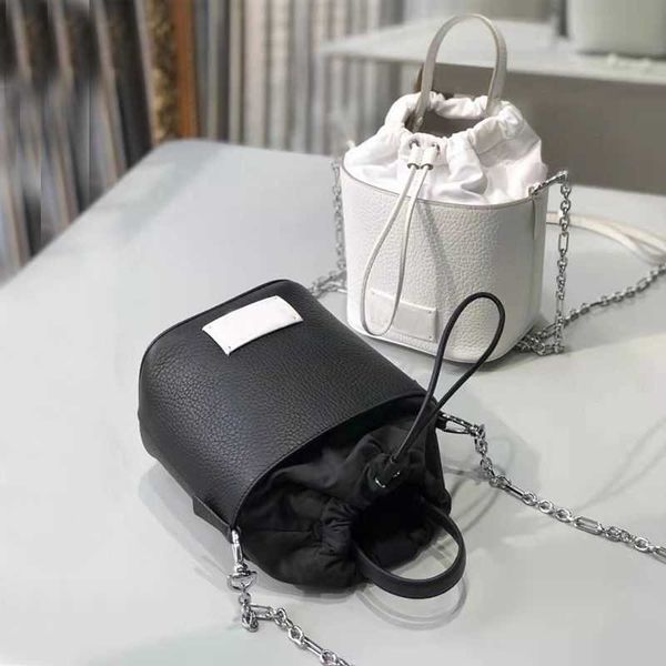 luxuries designers niche margiela magilla men and women's mm6 sheepskin cross-body shoulder waist bag chest bag cloud bag jn5p
luxuries designers niche margiela magilla men and women's mm6 sheepskin cross-body shoulder waist bag chest bag cloud bag jn5p
