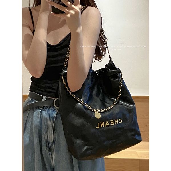 evening bags chain hand for women soft leather large capacity tote handbag korean fashion letter sac luxury bag 230720
evening bags chain hand for women soft leather large capacity tote handbag korean fashion letter sac luxury bag 230720