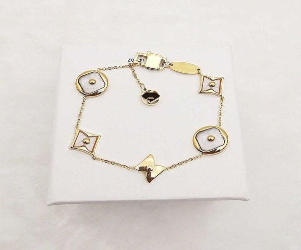jewelry pendant necklaces bracelet luxury designer women pendant bracelets with flowers pattern optional no box 102341, Silver
jewelry pendant necklaces bracelet luxury designer women pendant bracelets with flowers pattern optional no box 102341, Silver
