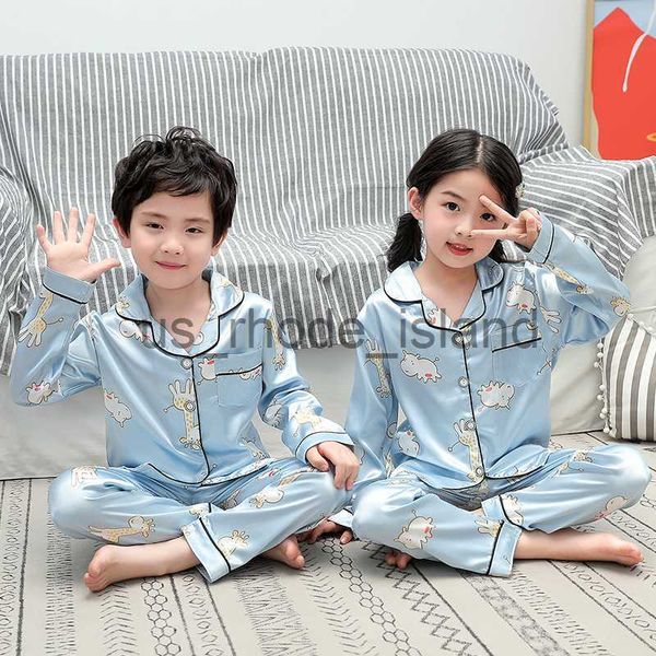 pajamas autumn winter boy long pajamas set kids home cloth sleepwear girls long kids pijamas girl long + pant print kids pajamas set x0721, Blue;red
pajamas autumn winter boy long pajamas set kids home cloth sleepwear girls long kids pijamas girl long + pant print kids pajamas set x0721, Blue;red