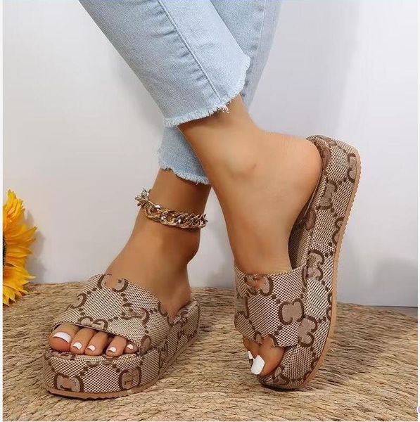 2023ss designer slippers new platform shoes g letters embroidered thick sole sandals for girsl lady slippers brown color for women, Black;red
2023ss designer slippers new platform shoes g letters embroidered thick sole sandals for girsl lady slippers brown color for women, Black;red