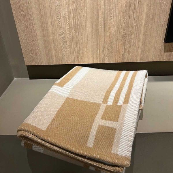 luxury h home women's scarves online store interview appearance of family series blankets made wool and cashmere materials, Blue;gray
luxury h home women's scarves online store interview appearance of family series blankets made wool and cashmere materials, Blue;gray